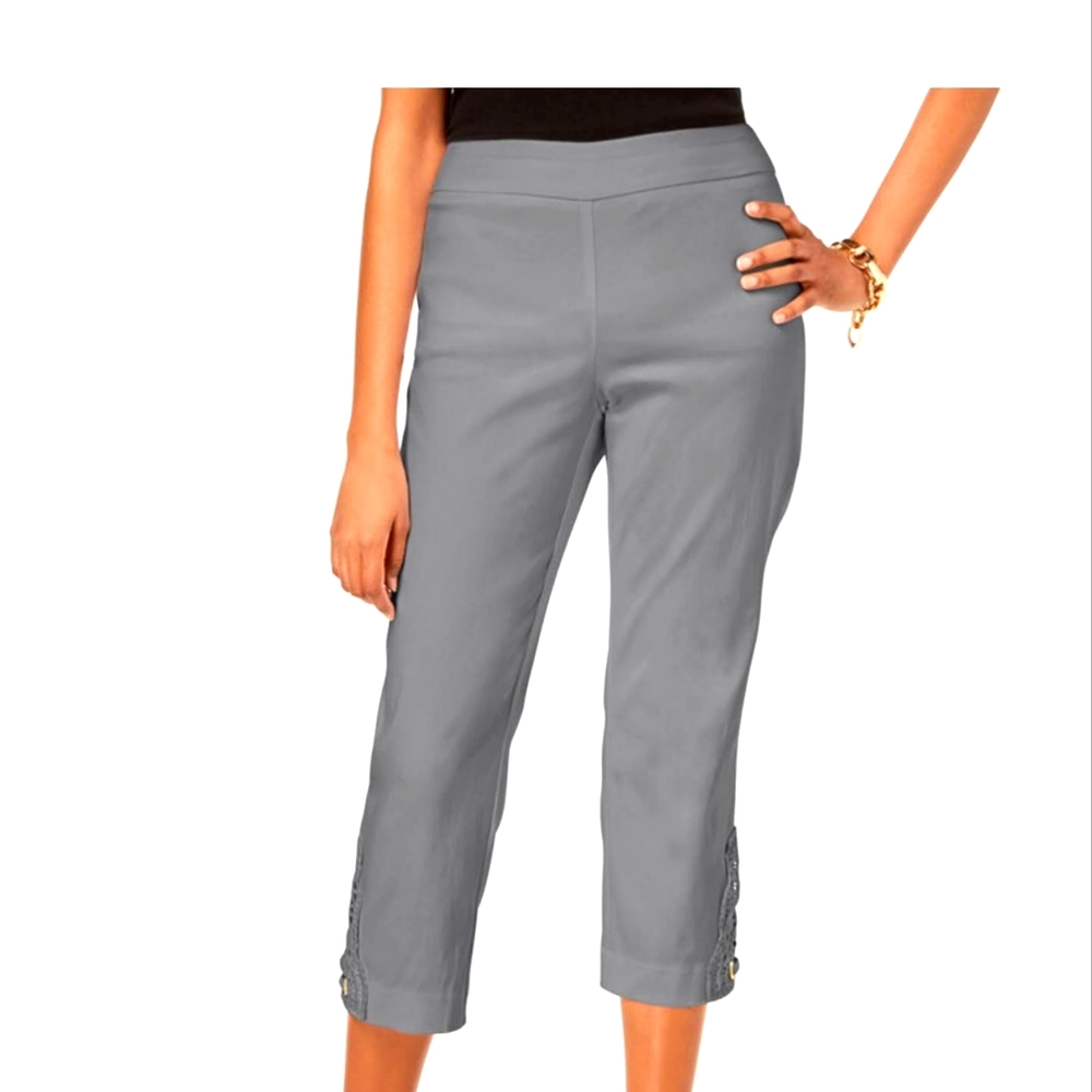 J M Collecrion Gray dressy crochet, studded, lace Capri Pants, NEW